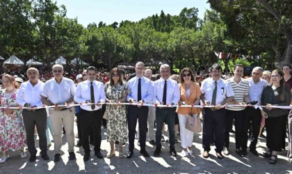 El emeği ürünlerin sergisi Cam Piramitte açıldı