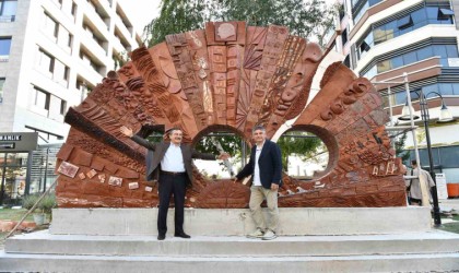 Eskişehirde 100üncü yıl anısına yapılmış ilk ve tek anıt: Sonsuz Cumhuriyet Anıtı