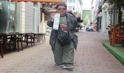 ‘Faturamatik Yakup: 92 santimetrelik boyu ile otomatik faturaya direniyor