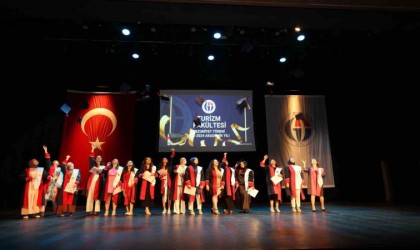 GAÜN Turizm Fakültesi mezunları törenle uğurlandı