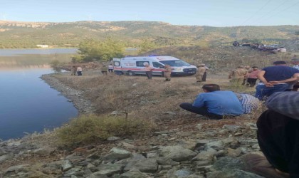 Gaziantepte gölete giren 2 gençten biri kurtarıldı, diğeri aranıyor
