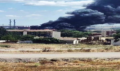 Gebzede fabrika alev topuna döndü: Bölgeye çok sayıda ekip sevk edildi
