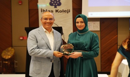 İhlas Koleji mezunları coşkulu bir mezuniyet töreniyle hayata uğurlandı