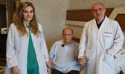 Kalbi durmadan yapılan bypass ile sağlığına kavuştu
