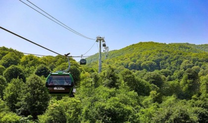 Karnesini alan teleferiğe koştu