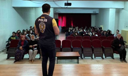 Kırıkkale polisinden öğrencilere siber zorbalıkla mücadele eğitimi