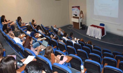 ‘Kök Hücre Sempozyumu Türkiye ve KKTCdeki uzmanları bir araya getirdi