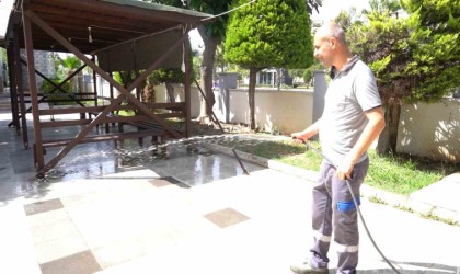 Konyaaltında camilerde bayram temizliği