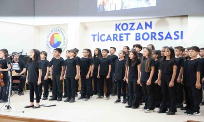 Kozanlı öğrenciler Kozan kurtuluşunu sahnelerine taşıdı