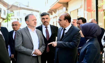 Kültür ve Turizm Bakan Yardımcısı Gökhan Yazgı, tarihi ve tescilli yapıları inceledi