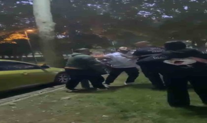 Kültürparkta seyyar satıcılara müdahale eden zabıtaya saldırı