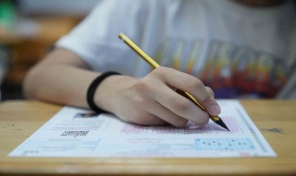 LGS kapsamındaki merkezi sınavın ilk oturumu başladı