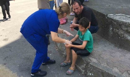 Mahallede bisiklet süren çocuk otomobile çarptı