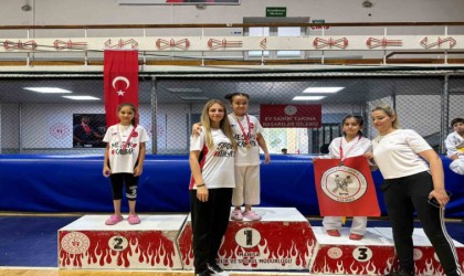 Manisa BBSK Karate Takımı Manisa Şampiyonu oldu