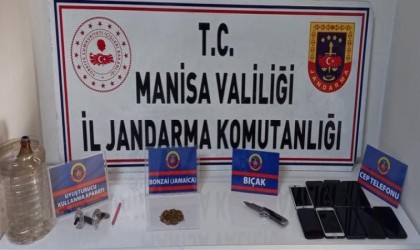 Metruk binada uyuşturucu kullanırken yakalandılar