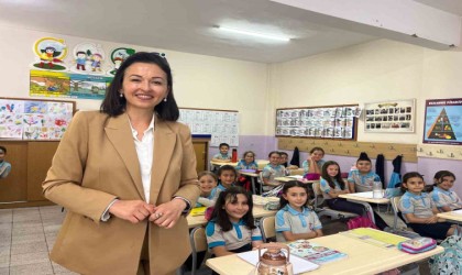 Minik eller Azerbaycandaki kardeşlerine duydukları sevgilerini satırlara döktü