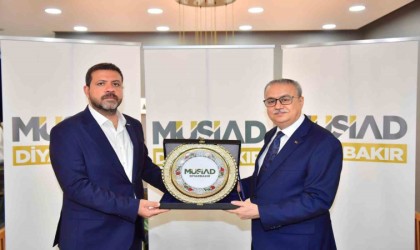 MÜSİADtan Vali Suya uğurlama töreni