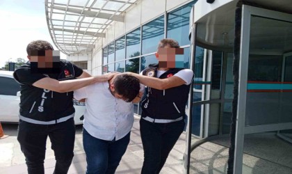 Ruhsatsız silah ve uyuşturucuyla yakalanan şahsa gözaltı