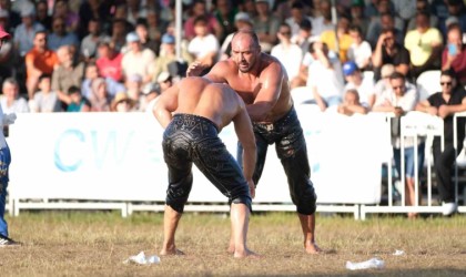 Sekapark Altın Kemer Yağlı Güreşlerinde altın kemerin sahibi Ali Gürbüz oldu