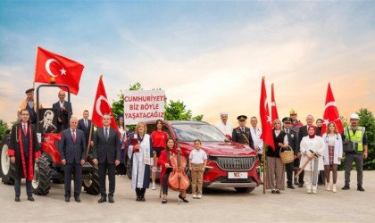 Soma Kaymakamı Fatih Akkayadan Vali Ünlüye anlamlı hediye
