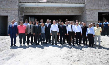 Taşkın, Bakan Yardımcısı Yazgı ile beraber Battalgazinin tarihi yapılarını inceledi