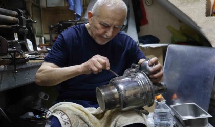 Tenekecilik mesleğine adanan bir ömür