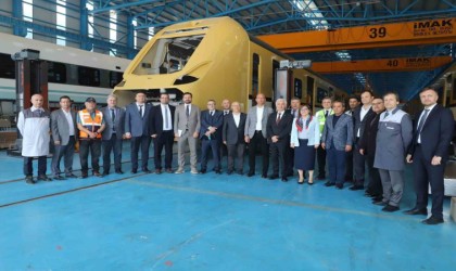 Türkiyenin ilk yüzde yüz yerli ve milli motorlu elektrikli trenleri GAZİRAYda kullanılacak