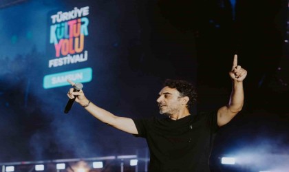 Uğur Aslan, Samsunda şarkıcılığını konuşturdu