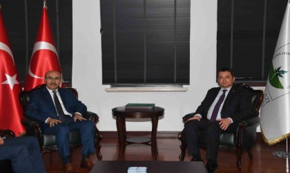 Vali Demirtaştan Başkan Aydına iade-i ziyaret