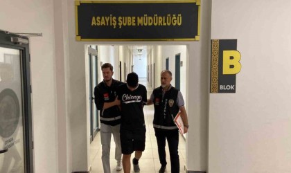 Vatandaşın güneş gözlüğünü ve cep telefonunu silah zoruyla gasp etti