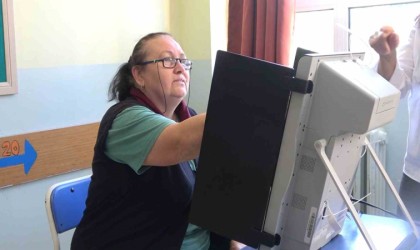 Yalovadaki çifte vatandaşlar Bulgaristan seçimleri için sandık başında