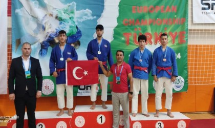 Yalovalı kuraşçılar Avrupa Şampiyonasına damga vurdu