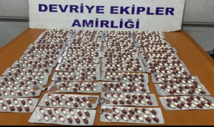 Zehir tacirleri polisten kaçamadı