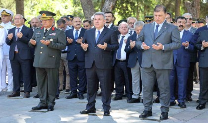15 Temmuz şehitleri İzmirde dualarla anıldı