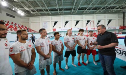 Bakan Bak: Olimpiyatlarda çalışmalarımızın karşılığını alacağımıza inanıyorum