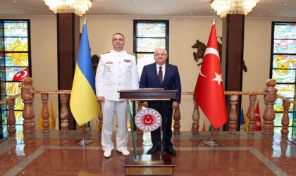 Bakan Güler, Ukrayna Deniz Kuvvetleri Komutanı Neizhpapayı kabul etti