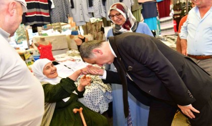 Başkan Balaban Laleli pazar yerinde esnaf ve vatandaşı dinledi