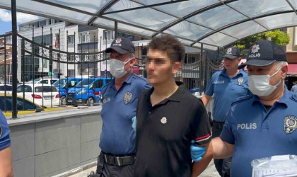 Bıçak zoruyla ticari taksi ve lüks otomobil gasp eden şüpheli, adliyeye sevk edildi