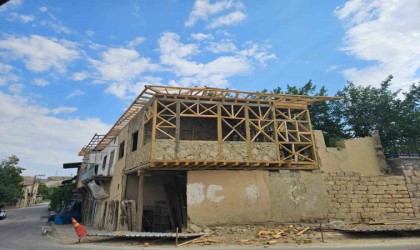 Derendedeki eski otelde restorasyon çalışmaları sürüyor