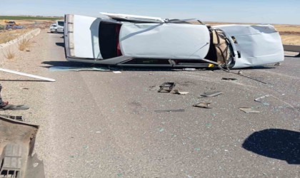 Diyarbakırda iki otomobil kafa kafaya çarpıştı: 4 yaralı