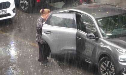 Diyarbakırda sağanak yağış ve kuvvetli fırtına etkili oldu