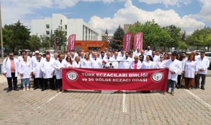 Eczacılar, her geçen gün açılan eczacılık fakültelerinden ve istihdam sorunundan dert yandı