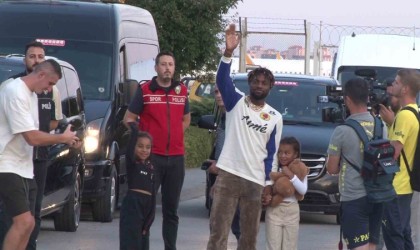 Fenerbahçenin yeni transferi Allan Saint-Maximin, İstanbula geldi