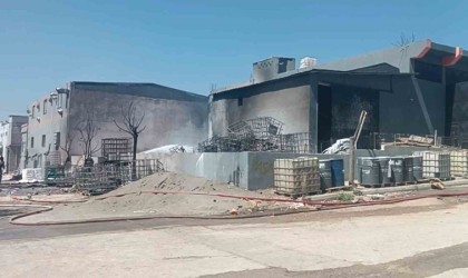 Gaziantepte boya fabrikasında yangın