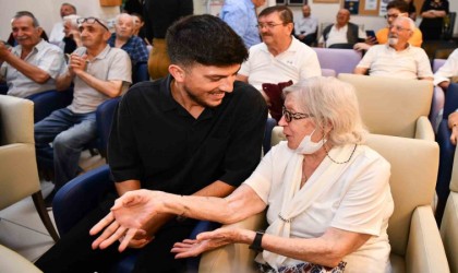 Gençlerle deneyimli vatandaşlar Gençlik Merkezinde buluştu