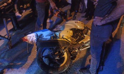 Hafif ticari araç ile motosiklet çarpıştı: 1 yaralı