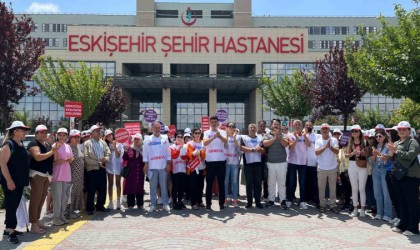 Haklarını alamayan hastane çalışanları için eylem yaptılar