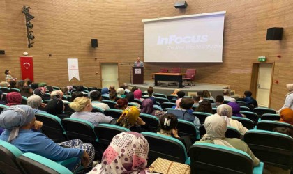 Hastane personeline iletişim semineri