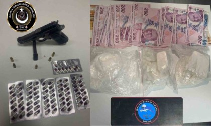 İzmirde zehir taciri 2 kişi yakalandı