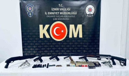 İzmirdeki yasa dışı silah ticareti operasyonunda 1 tutuklama